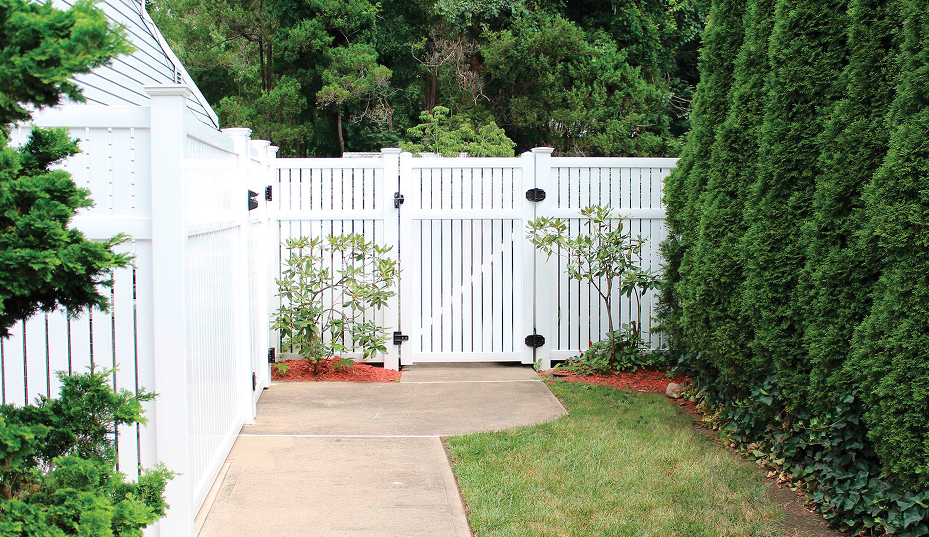 Popular Vinyl Fences